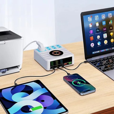 Adaptador de red Kingmax WLX-H13, 140 W, Wireless Charge, Quick Charge, Power Delivery (PD), con un zócalo, 5 puertos, 10 in 1 Vista previa  3